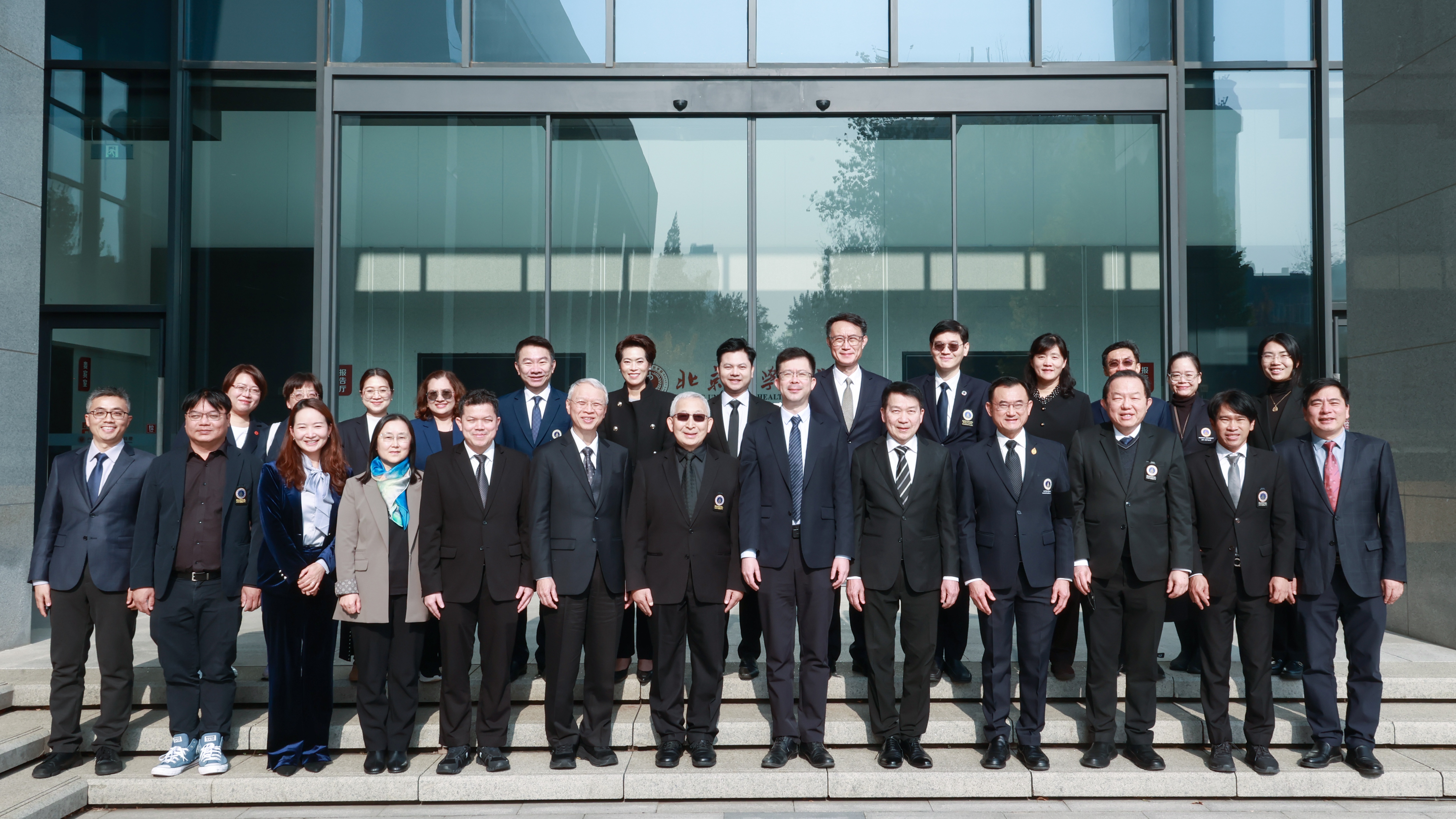 88898da042254f92863f53ae83b3cd46.jpg 88898da042254f92863f53ae83b3cd46.jpg